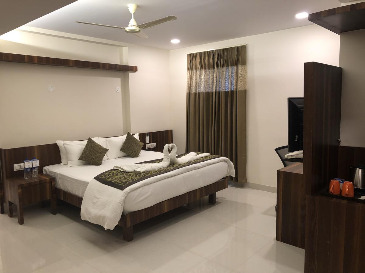 Kyriad Hotel Vijayapura By Othpl Bijāpur Extérieur photo