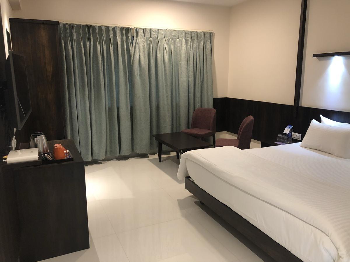 Kyriad Hotel Vijayapura By Othpl Bijāpur Extérieur photo