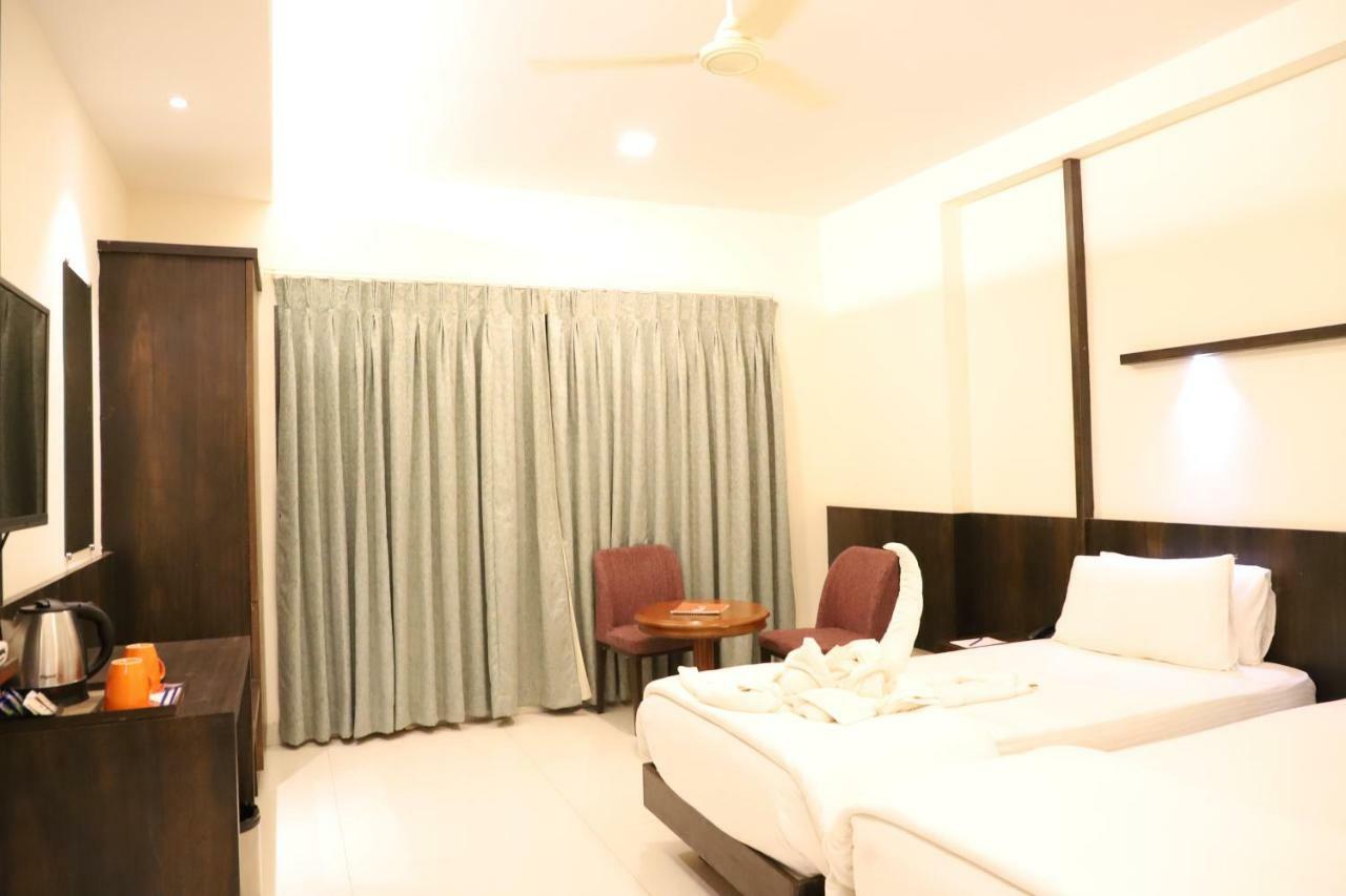 Kyriad Hotel Vijayapura By Othpl Bijāpur Extérieur photo