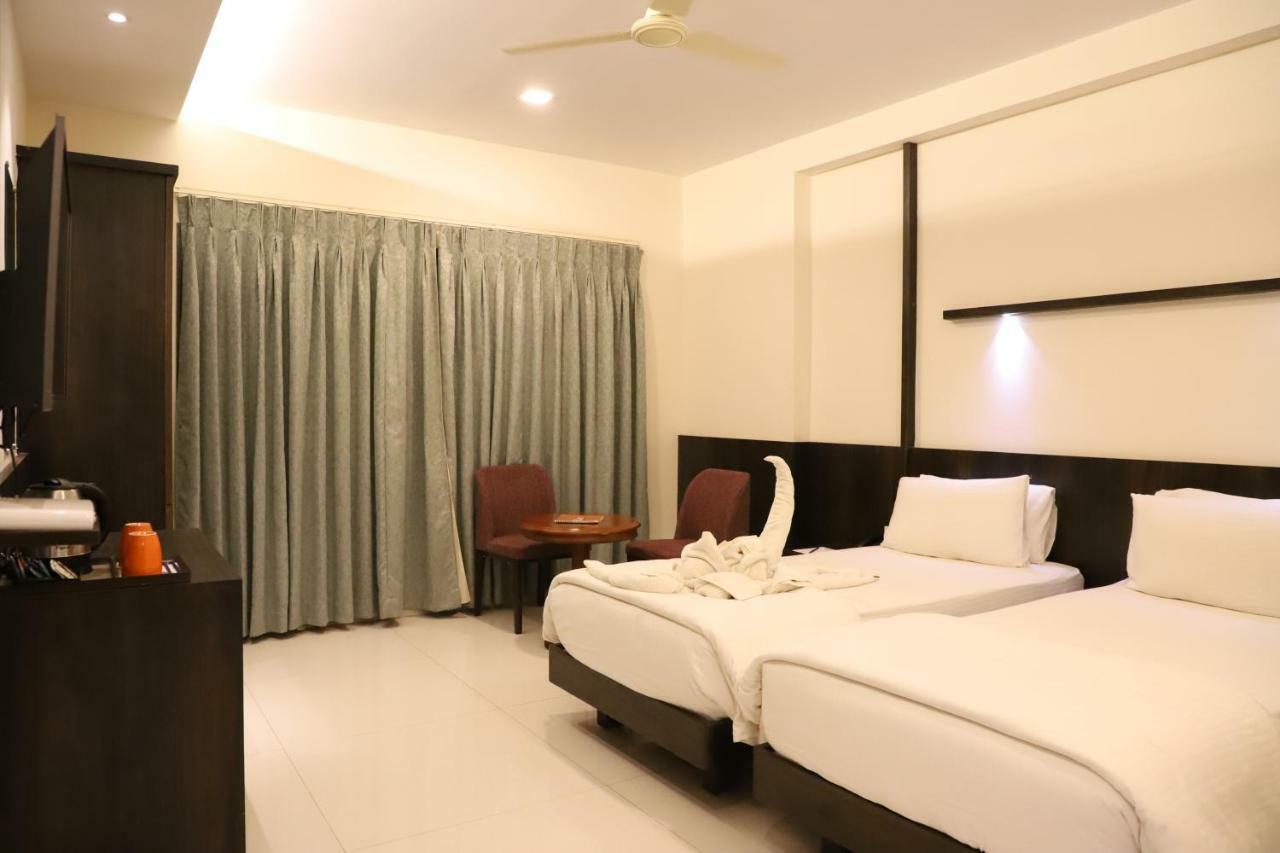 Kyriad Hotel Vijayapura By Othpl Bijāpur Extérieur photo