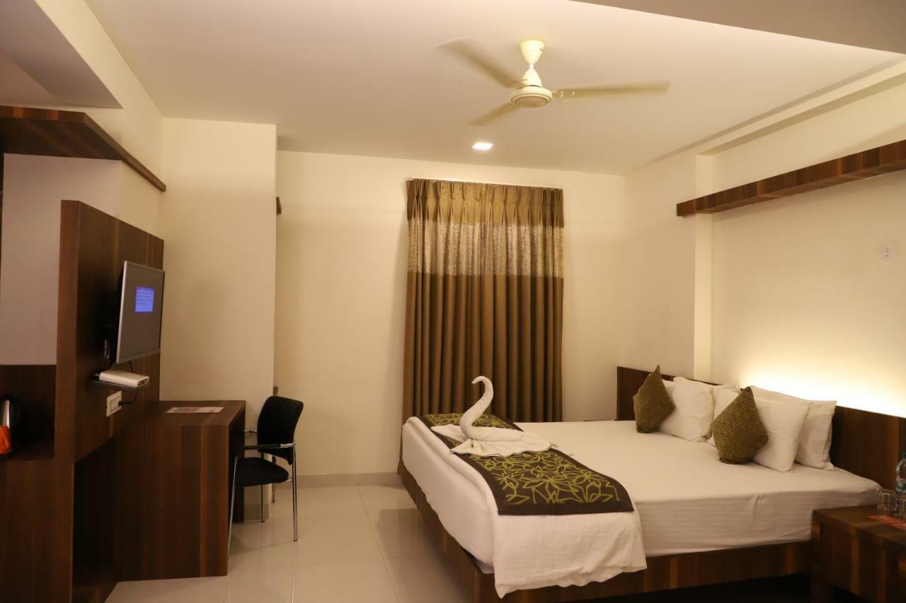 Kyriad Hotel Vijayapura By Othpl Bijāpur Extérieur photo